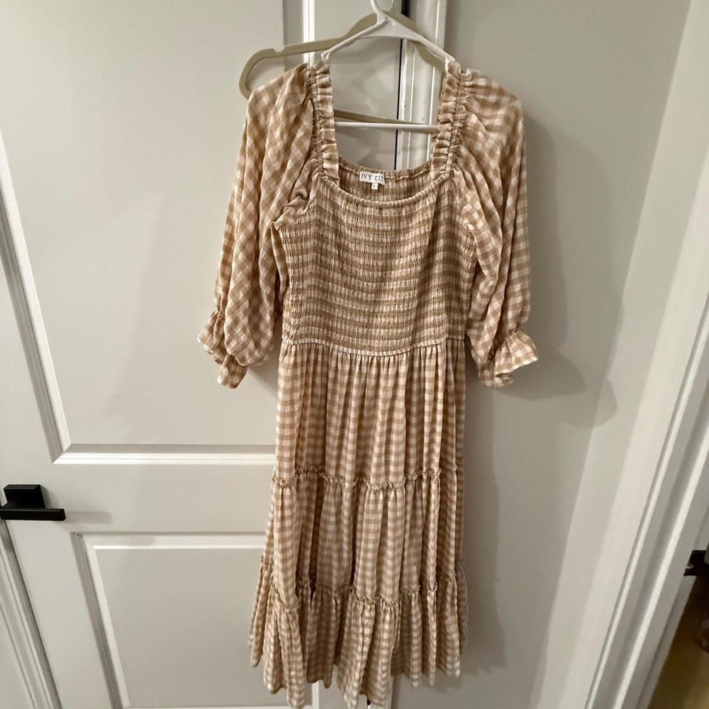 Ivy City Co Madeline  Beige & White Gingham Smocked Midi Dress